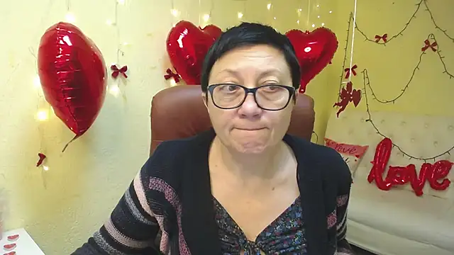 EmilyL0ve online show from February 6, 2026, 9:07 pm