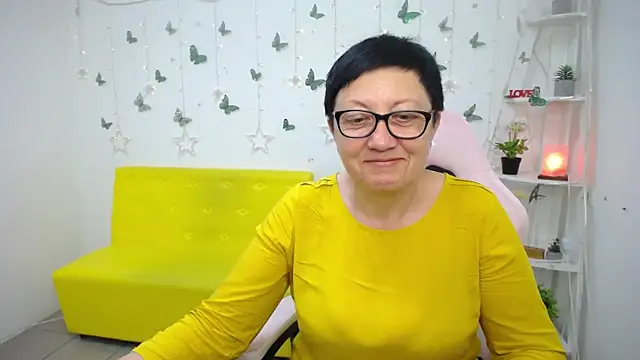EmilyL0ve online show from May 20, 2026, 5:08 pm