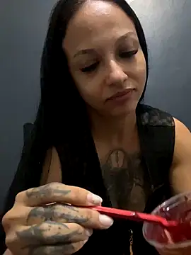 Snapshot of HyaraMoon chatting on January 9, 2026, 1:41 am HyaraMoon online show from January 9, 2026, 1:41 am