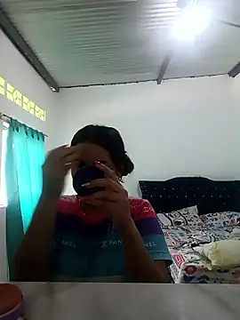 zaraluxx1 online show from January 8, 2026, 6:43 pm