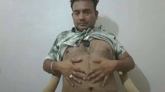 Snapshot of KUMA_500 chatting on April 13, 2026, 2:44 pm KUMA 500 online show from April 13, 2026, 2:44 pm