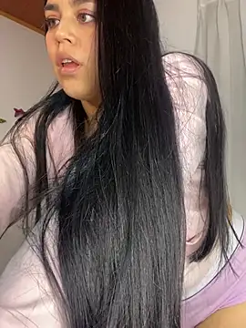 sophyy white online show from July 3, 2026, 5:47 am