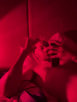 Snapshot of cloudyplay661 chatting on March 21, 2026, 12:54 pm cloudyplay661 online show from March 21, 2026, 12:54 pm