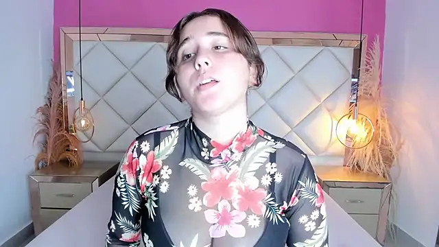 NikollHills online show from January 8, 2026, 5:48 pm