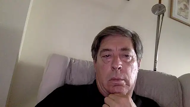 Snapshot of alfredo10011 chatting on June 17, 2026, 2:29 pm alfredo10011 online show from June 17, 2026, 2:29 pm