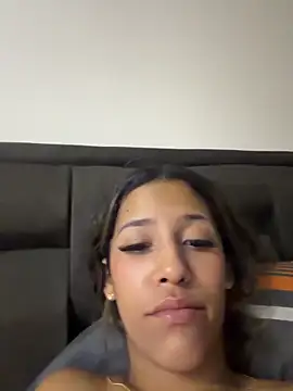 vicky bass  online show from May 19, 2026, 1:11 am