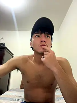 ErickRojass3 online show from January 8, 2026, 2:03 am