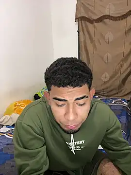 Snapshot of youngalexofficial chatting on February 12, 2026, 4:29 am youngalexofficial online show from February 12, 2026, 4:29 am