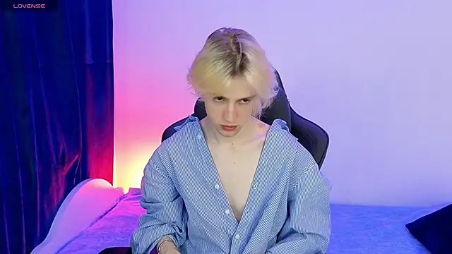 lucidangelok1 online show from April 9, 2026, 8:31 am