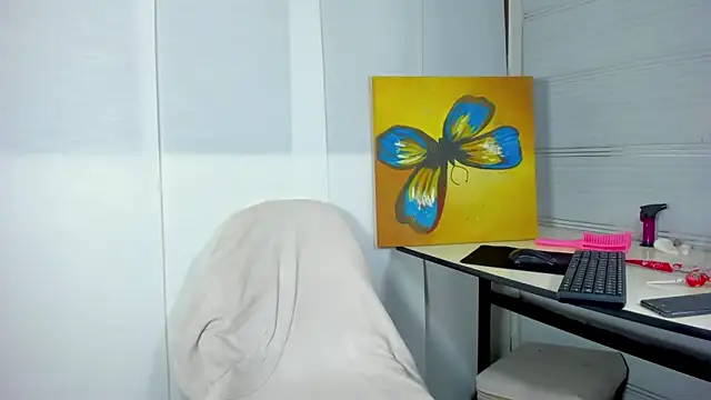 Snapshot of Sue_blue chatting on February 16, 2026, 2:29 am Sue blue online show from February 16, 2026, 2:29 am