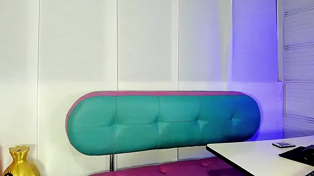 Snapshot of Sue_blue chatting on March 5, 2026, 1:01 am Sue blue online show from March 5, 2026, 1:01 am