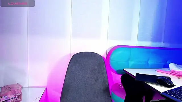 Snapshot of Sue_blue chatting on March 12, 2026, 2:07 am Sue blue online show from March 12, 2026, 2:07 am