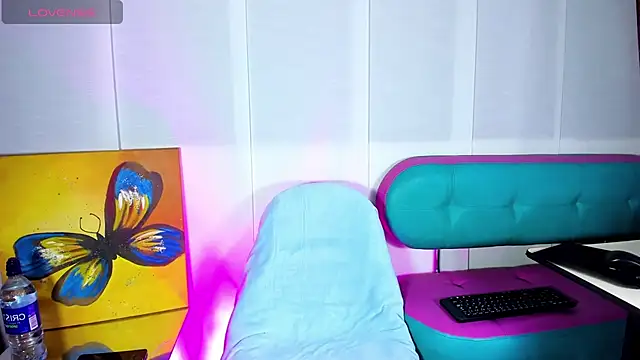 Snapshot of Sue_blue chatting on March 13, 2026, 2:07 am Sue blue online show from March 13, 2026, 2:07 am