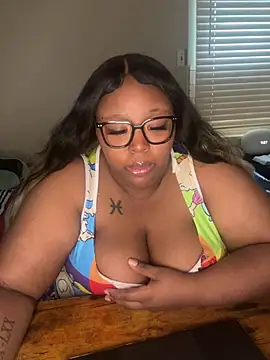 Chocolatebunnyxx96 online show from March 25, 2026, 8:26 pm