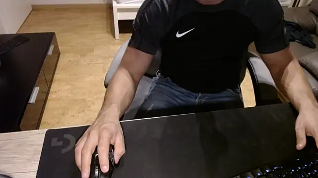 sensualman90 online show from January 8, 2026, 4:53 pm