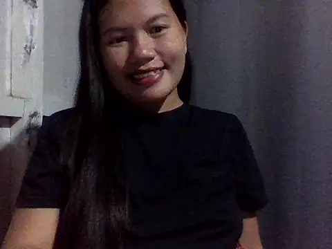 sweetprinces08 online show from April 17, 2026, 12:19 pm