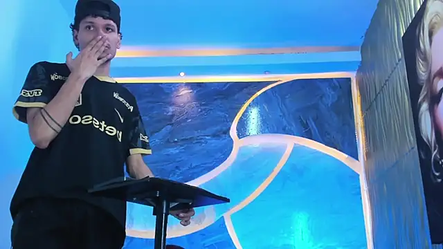 Snapshot of Lucas_hot_20 chatting on February 17, 2026, 4:53 am Lucas hot 20 online show from February 17, 2026, 4:53 am