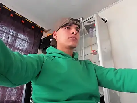 Snapshot of MaxStar26 chatting on January 8, 2026, 1:57 pm MaxStar26 online show from January 8, 2026, 1:57 pm