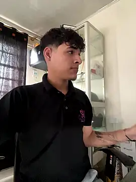 Snapshot of MaxStar26 chatting on January 14, 2026, 1:28 pm MaxStar26 online show from January 14, 2026, 1:28 pm