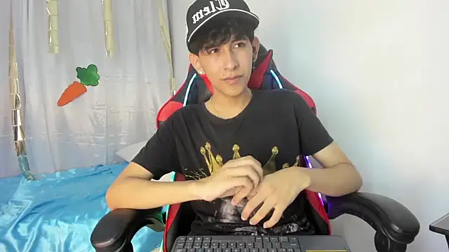 julian xx online show from April 15, 2026, 7:10 pm