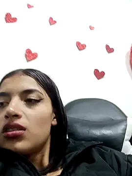 honeyluxe  online show from March 22, 2026, 4:38 am