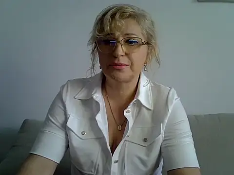 Snapshot of Eva5576 chatting on February 11, 2026, 9:47 am Eva5576 online show from February 11, 2026, 9:47 am