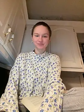 Snapshot of SugarNCinnamon chatting on February 16, 2026, 9:27 am SugarNCinnamon online show from February 16, 2026, 9:27 am