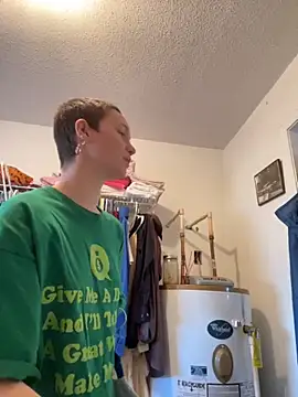 Snapshot of SugarNCinnamon chatting on February 23, 2026, 9:34 pm SugarNCinnamon online show from February 23, 2026, 9:34 pm