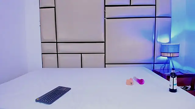 Snapshot of alejandra_loppez chatting on February 21, 2026, 7:48 pm alejandra loppez online show from February 21, 2026, 7:48 pm