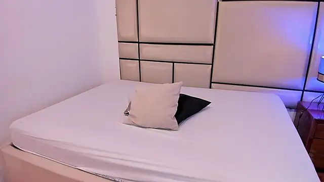 Snapshot of alejandra_loppez chatting on February 23, 2026, 7:33 pm alejandra loppez online show from February 23, 2026, 7:33 pm