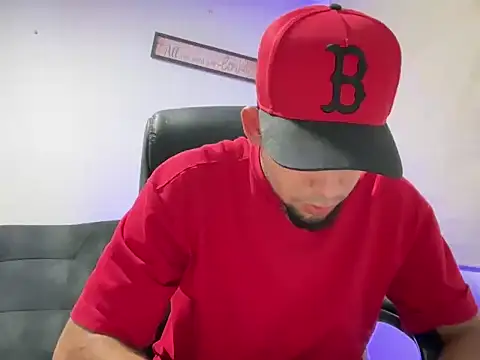 Snapshot of enyel_100 chatting on January 17, 2026, 1:54 am enyel 100 online show from January 17, 2026, 1:54 am