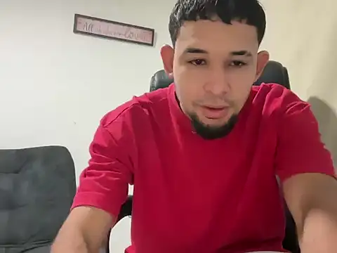 Snapshot of enyel_100 chatting on February 7, 2026, 11:30 pm enyel 100 online show from February 7, 2026, 11:30 pm