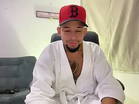 Snapshot of enyel_100 chatting on February 12, 2026, 10:54 am enyel 100 online show from February 12, 2026, 10:54 am