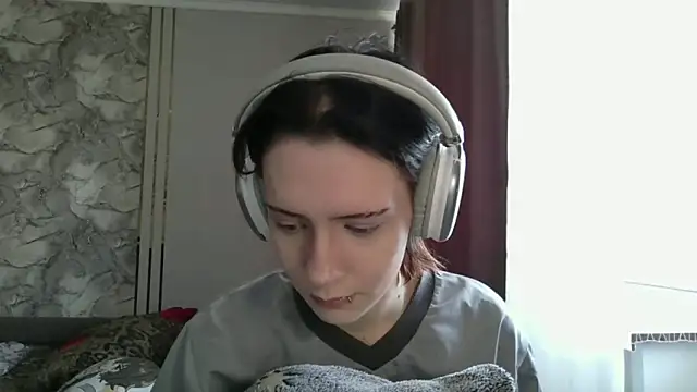 LxayBloom online show from February 27, 2026, 6:24 am