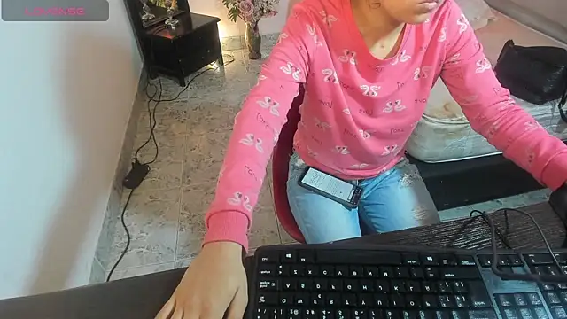 Snapshot of ZoeFox5 chatting on February 9, 2026, 11:03 am ZoeFox5 online show from February 9, 2026, 11:03 am