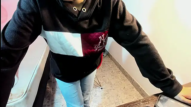 Snapshot of ZoeFox5 chatting on February 20, 2026, 12:16 pm ZoeFox5 online show from February 20, 2026, 12:16 pm