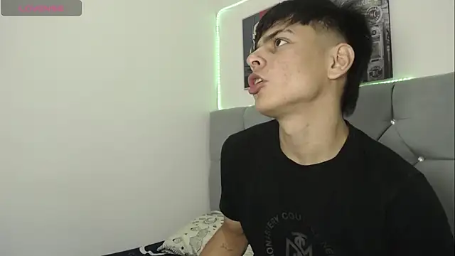 Snapshot of Loganjhonson19 chatting on January 12, 2026, 3:01 am Loganjhonson19 online show from January 12, 2026, 3:01 am