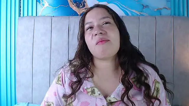 Snapshot of musaleva303av chatting on April 3, 2026, 6:33 am musaleva303av online show from April 3, 2026, 6:33 am