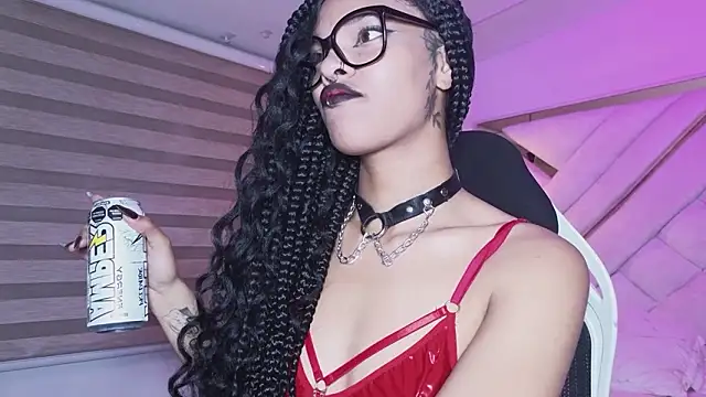 mia gatesvg online show from February 18, 2026, 3:02 am