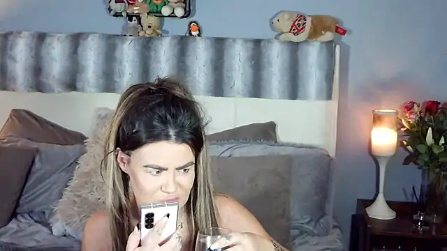 ScottishIvy online show from February 6, 2026, 7:39 pm