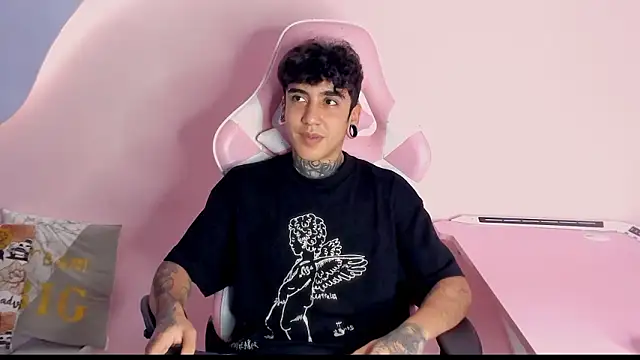 Snapshot of MarkOlsenn chatting on January 14, 2026, 8:58 pm MarkOlsenn online show from January 14, 2026, 8:58 pm