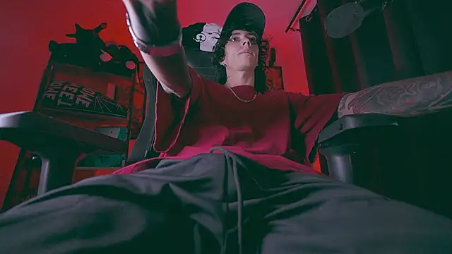 Olliver   y online show from April 19, 2026, 1:49 am