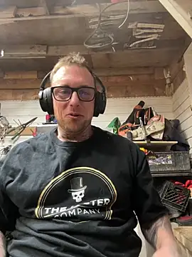 WIDBIGWHITECOCK online show from February 16, 2026, 4:08 am