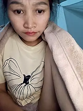 yumyum112 online show from January 19, 2026, 2:43 pm