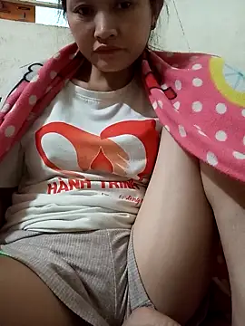 yumyum112 online show from February 3, 2026, 1:05 pm