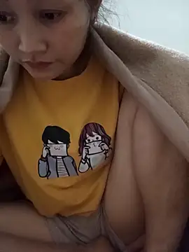 yumyum112 online show from February 5, 2026, 2:11 pm