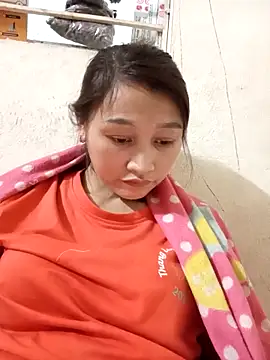 yumyum112 online show from February 25, 2026, 1:21 pm