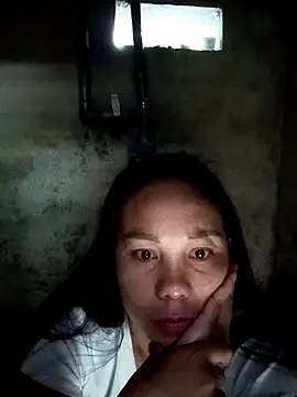 vanvan005 online show from May 14, 2026, 10:49 pm