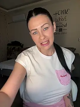 IRISWHITE17 online show from March 9, 2026, 5:33 am