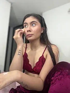 Snapshot of Stormi_th chatting on February 15, 2026, 1:57 am Stormi th online show from February 15, 2026, 1:57 am